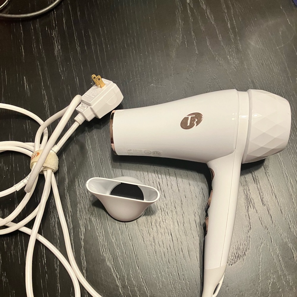 T3 Featherweight Luxe 2i Hair Dryer